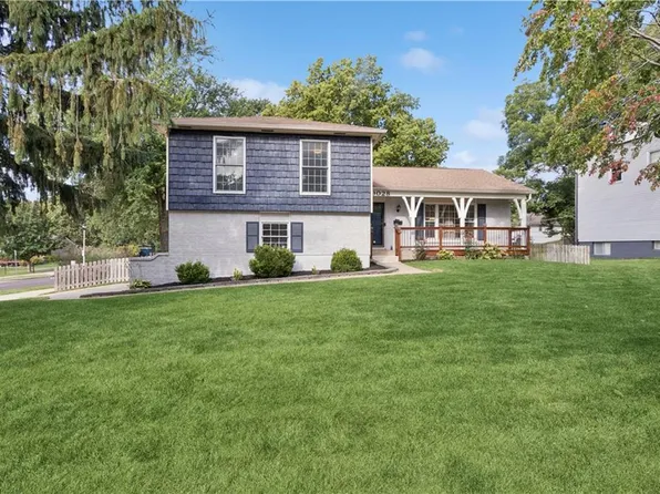 9028 Grant St, Overland Park, KS 66212