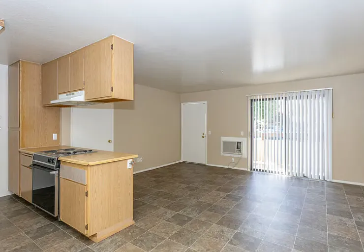 Sunset Pointe — Photo 13