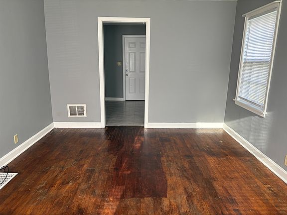 5th image of 588 Universal Ave #588