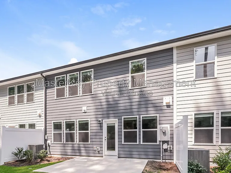 804 McKenzie Park Ter — Photo 28