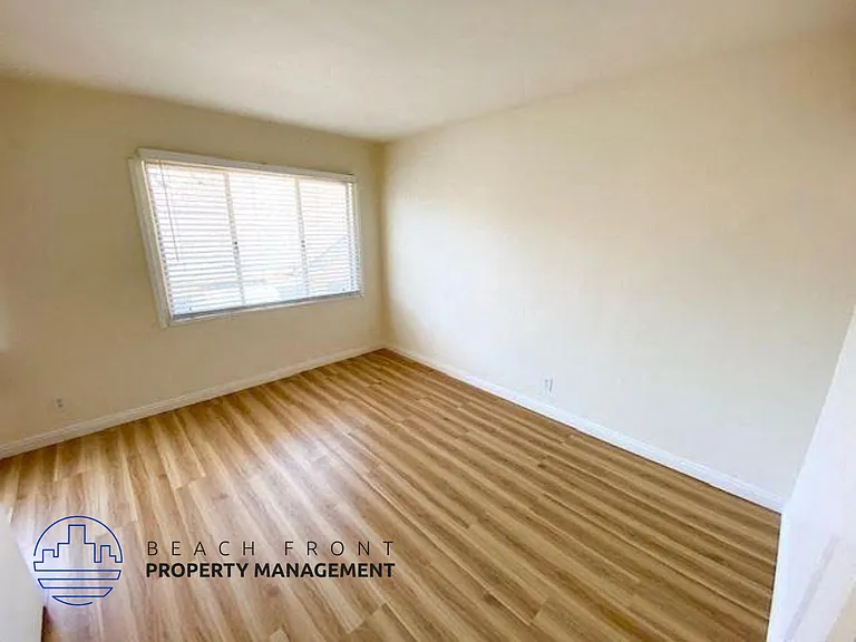 529-541 S El Molino Ave — Photo 24