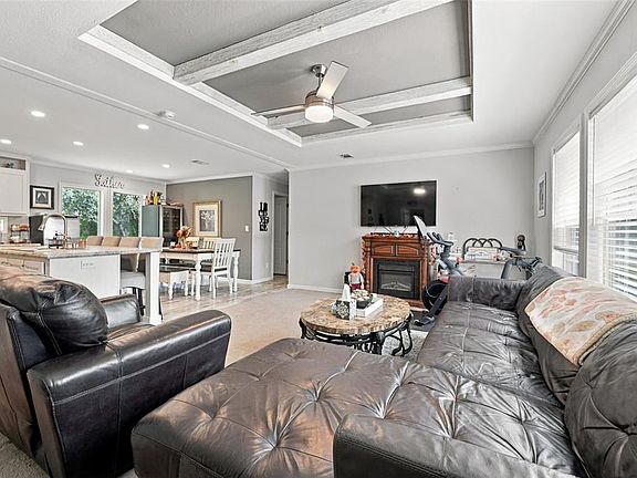 3rd image of 15247 LOMA AVENUE