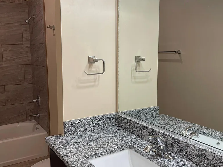 2035 El Presidio — Photo 10