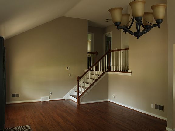 2nd image of 3376 Bellehaven Ct