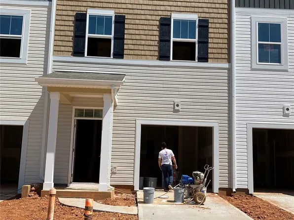1238 Keydet Dr, Charlotte, NC 28216