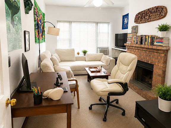 4th image of 677 W Wrightwood Ave #6855-1E