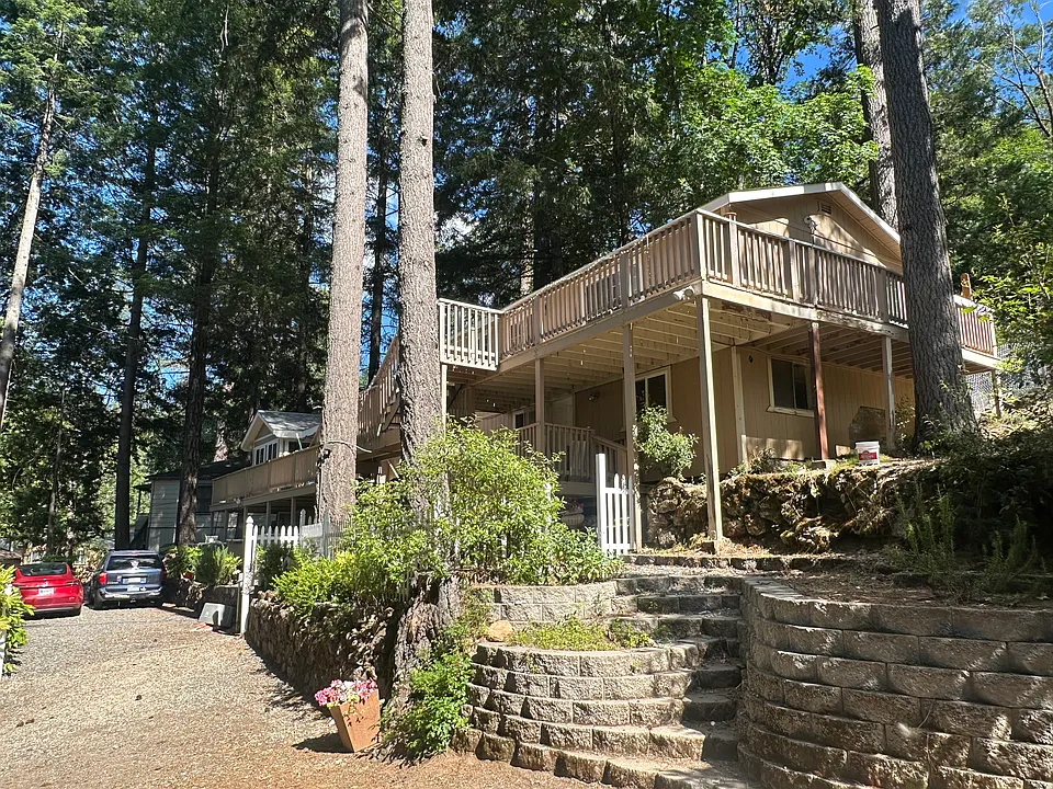 10311 Redwood Rd