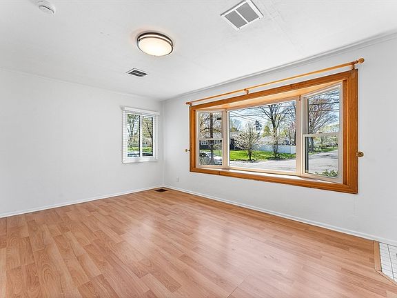 4th image of 24 Treeland Dr
