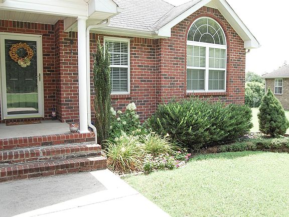 2nd image of 404 McCoy Ct