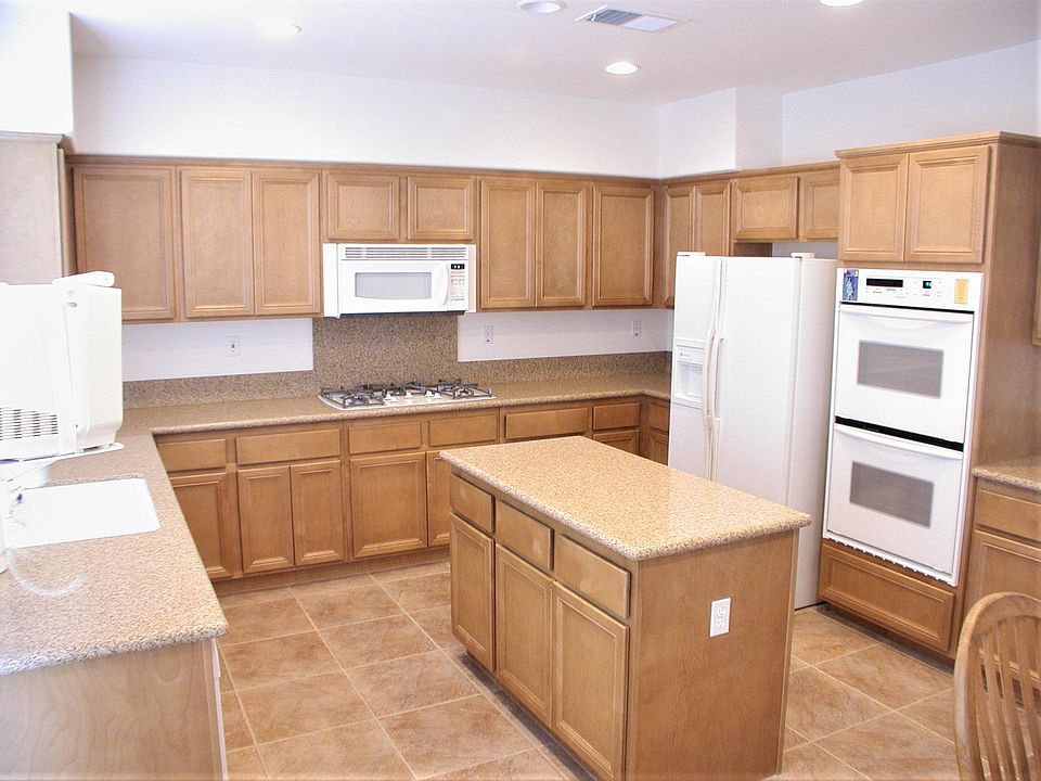 2nd image of 1060 Greenway Rd