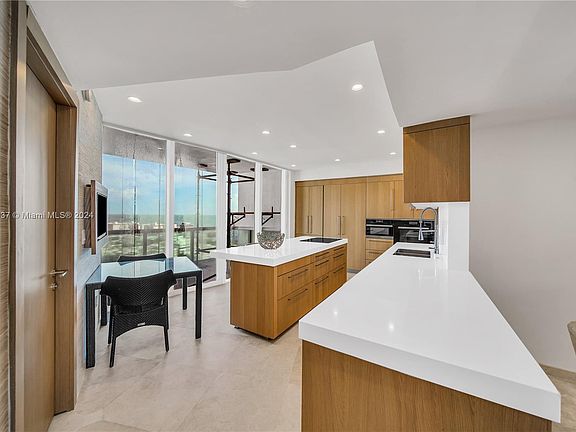 5th image of 1000 S Pointe Dr Floor 20