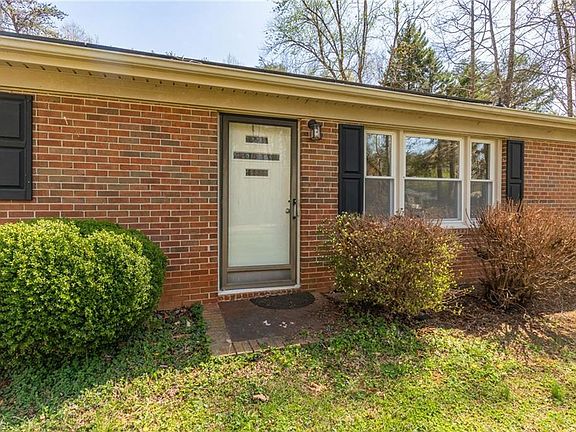 4th image of 8225 Easley Rd