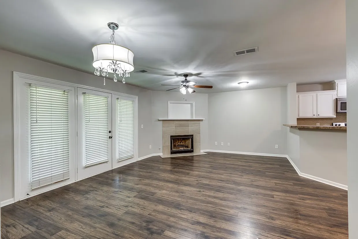 3 bed, 1520 sqft, $2,545 — Photo 4