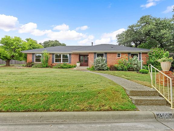 2nd image of 1308 Cardinal Hill Cir