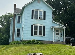 531 1/2 N Island Ave, Freeport, IL 61032