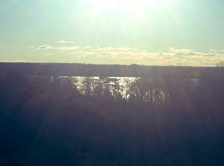 8 Cedar St, Saunderstown, RI 02874