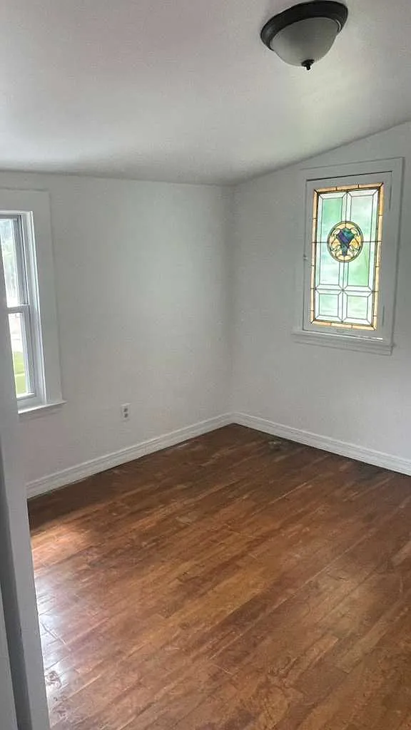 4 bed, 1000 sqft, $2,500 — Photo 4