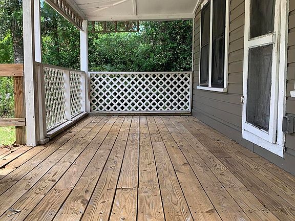 3rd image of 72 ANDERSON Street