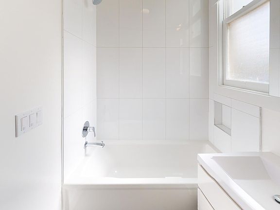 4th image of 1705 Octavia St APT 301