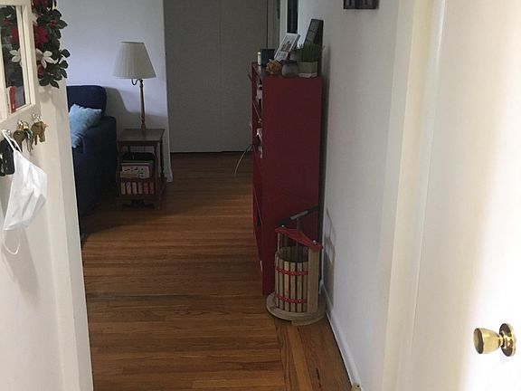 3rd image of 1 Greenridge Ave APT 2