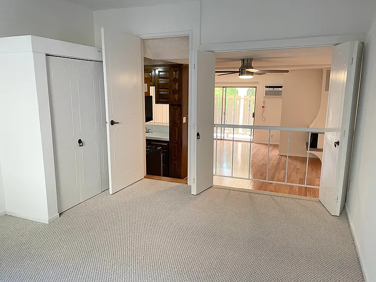 2250 N Beachwood Dr #102 — Photo 7