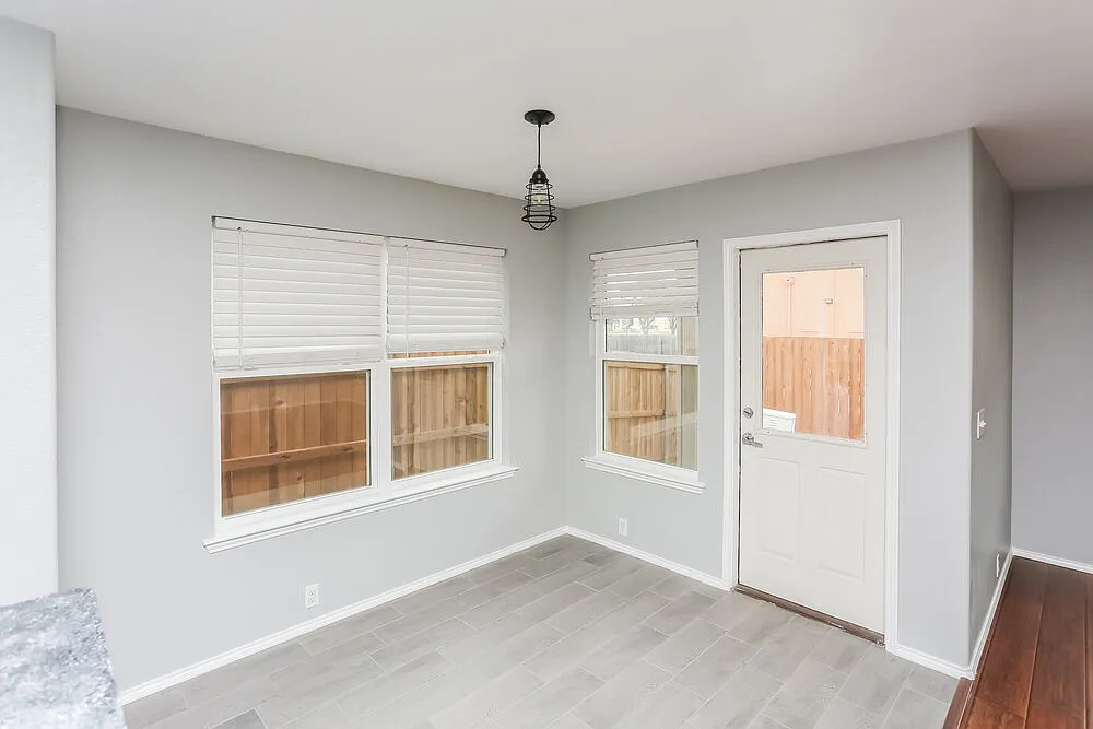3 bed, 2.0 bath, 1846 sqft, $2,255 — Photo 4