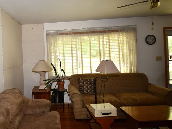 3rd image of 1624 Kilbourn St