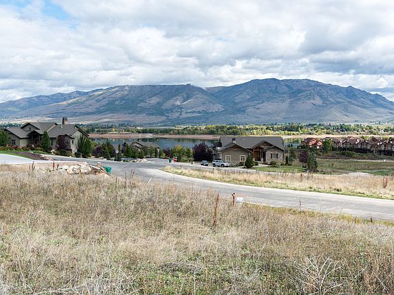 3rd image of 1027 S Meadowlark Lane