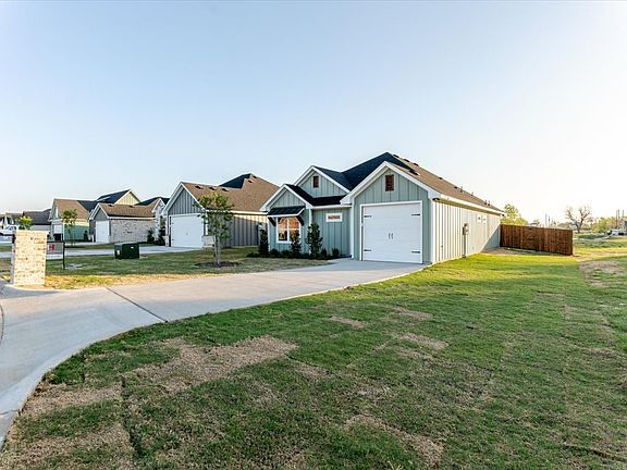 2nd image of 9209 Parkview Cir