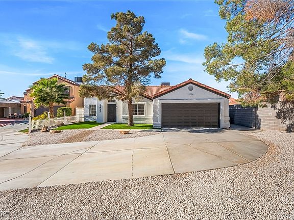 2nd image of 3437 Sullivan Cir