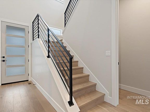 4th image of 410 W Sand Dune Ln