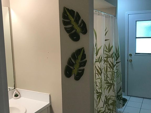 4th image of 3630 SW 21st Pl