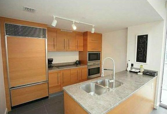 5th image of 485 Brickell Ave APT 1704