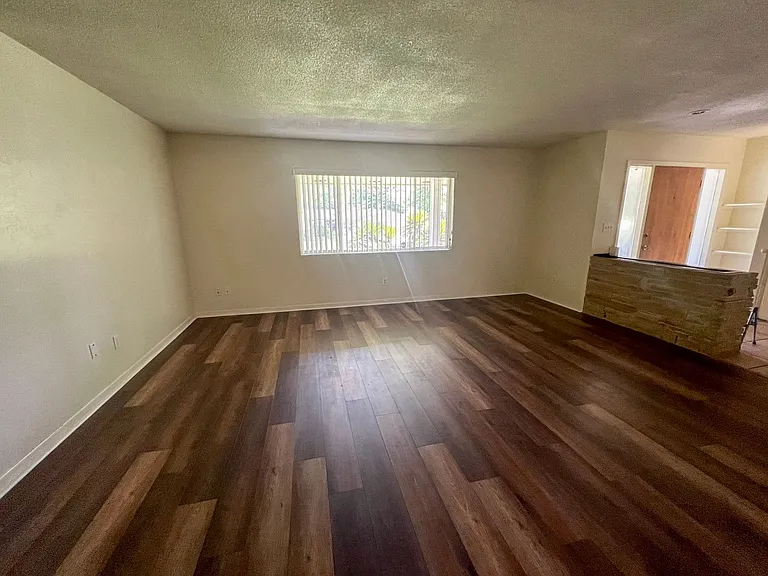 3524 NW 12th Ave — Photo 5