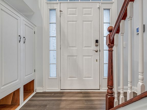 3rd image of 2068 Broughton St