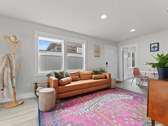 3rd image of 4620 N Haight Ave