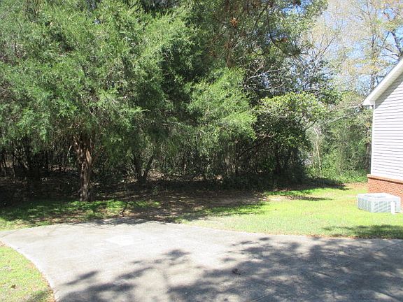 5th image of 121 Bradberry Dr