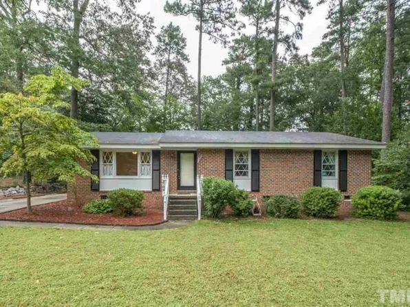 3709 Lancelot Ct, Raleigh, NC 27604