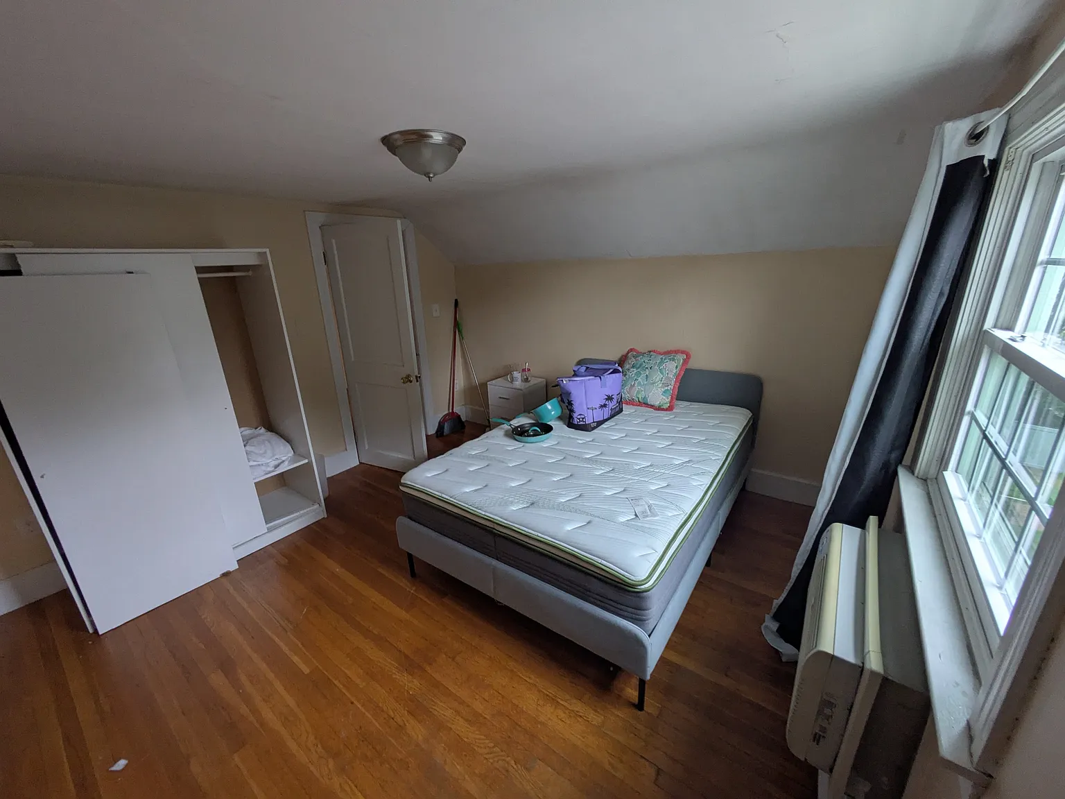 3 bed, 1111 sqft, $3,000 — Photo 2