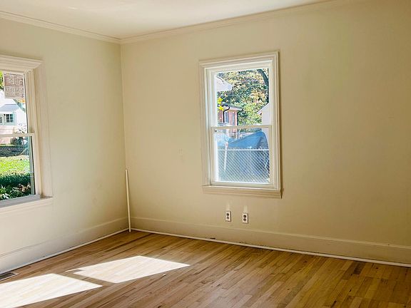 4th image of 3004 Joan Ave