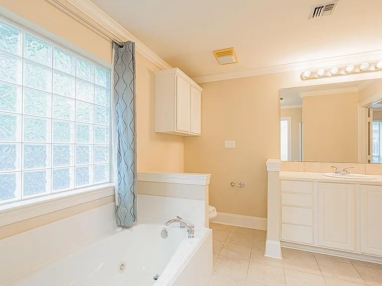 130 Windermere Cir — Photo 25