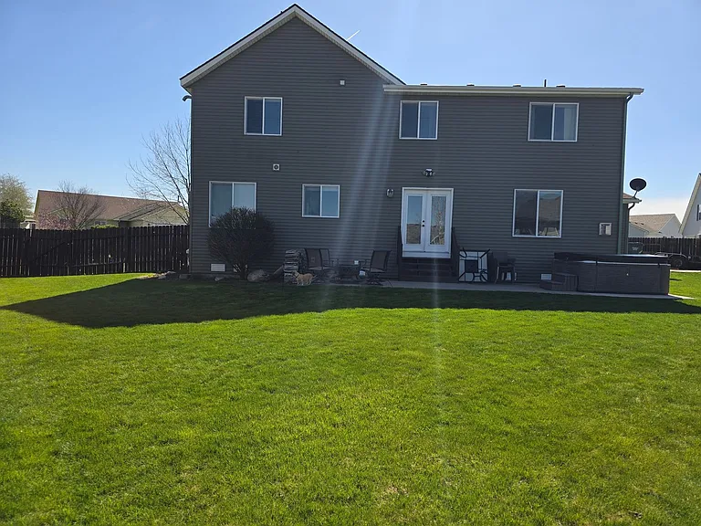 3733 N Cleveland Ct — Photo 4