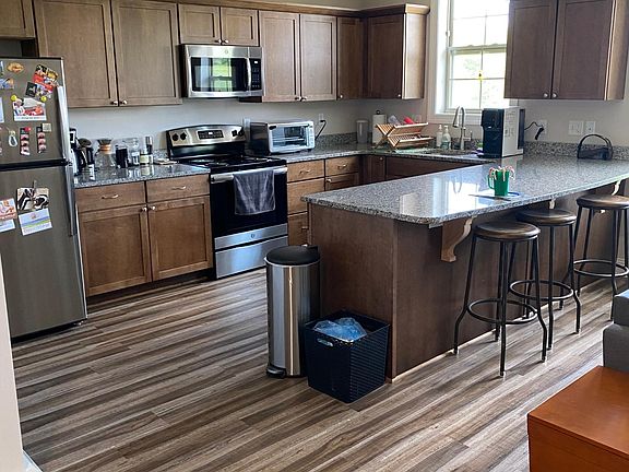 4th image of 126 Nelson St #205
