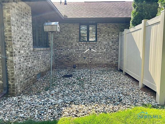 4th image of 21 Windstone Dr