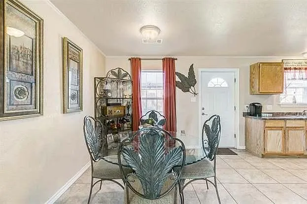 3152 Karen St — Photo 11