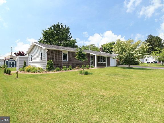 3rd image of 1518 Cromer Dr