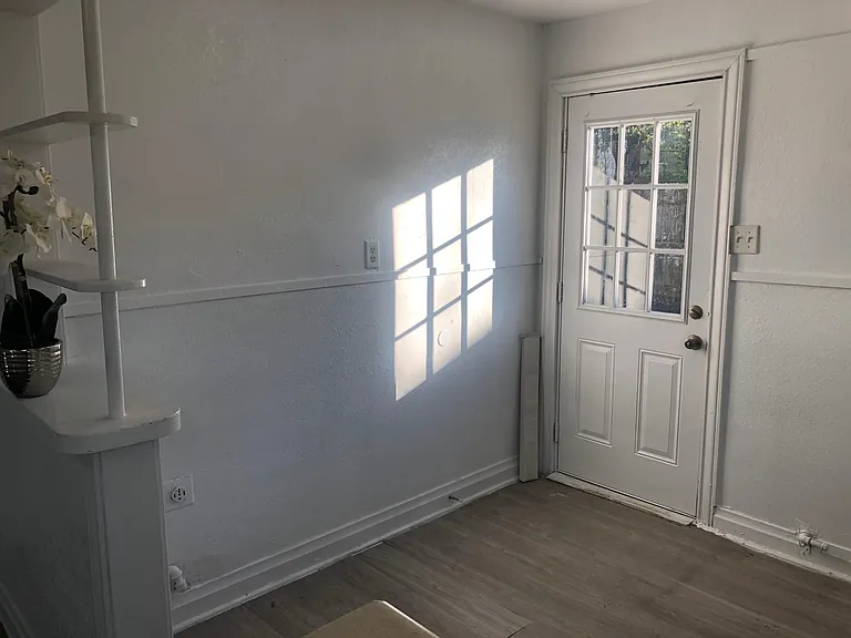 801 Aron St — Photo 17