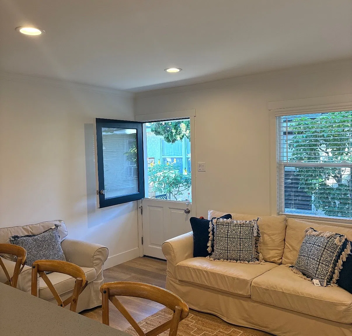 2 bed, 600 sqft, $2,600 — Photo 2