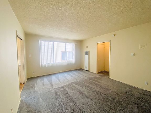 3rd image of 3159 W 11th St APT 12