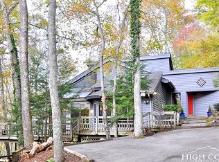 215 Dogwood Trl, Banner Elk, NC 28604